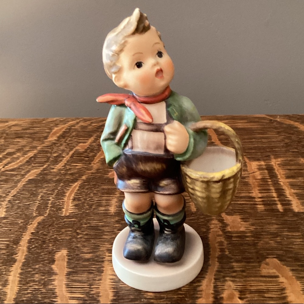 Village Boy~Hummel